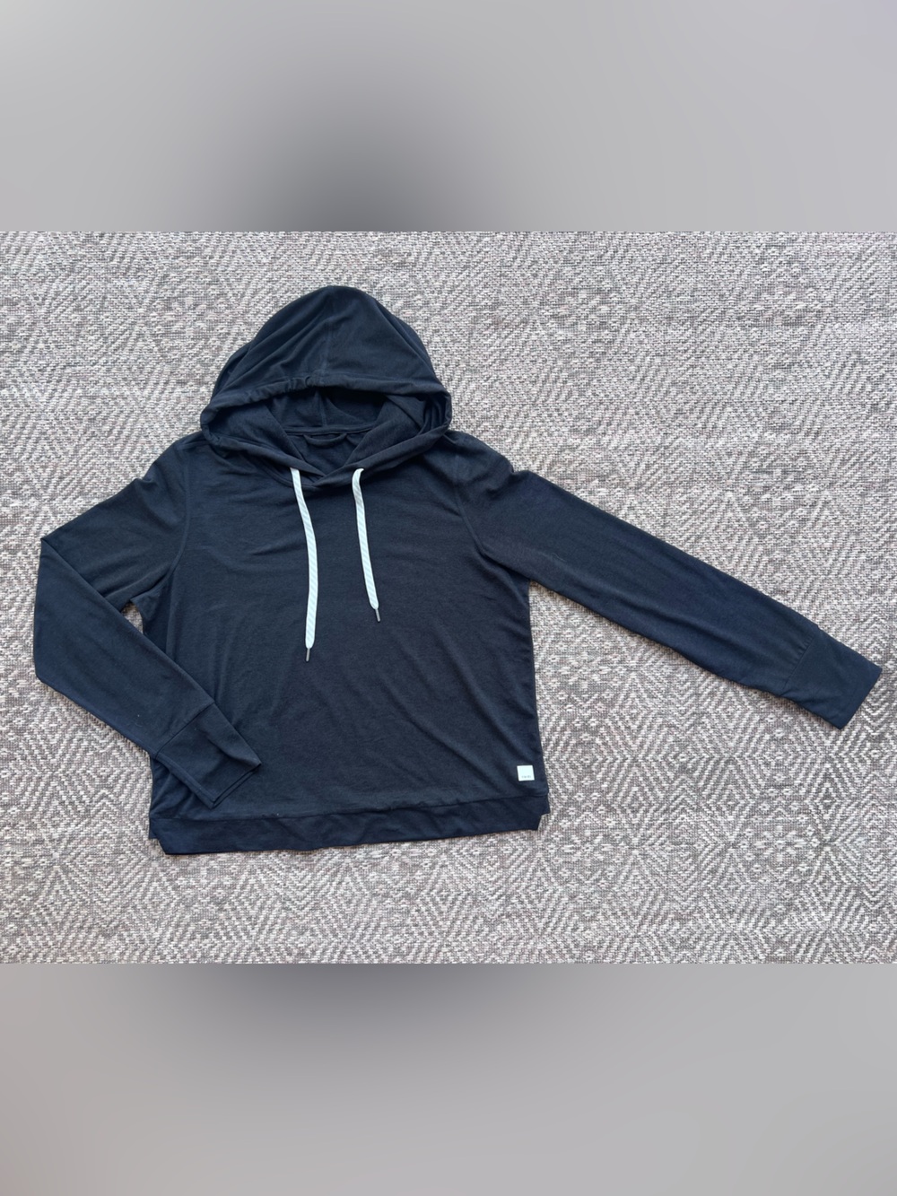 Vuori Black Heather Hoodie Small Pullover Performance Athleisure Sweatshirt